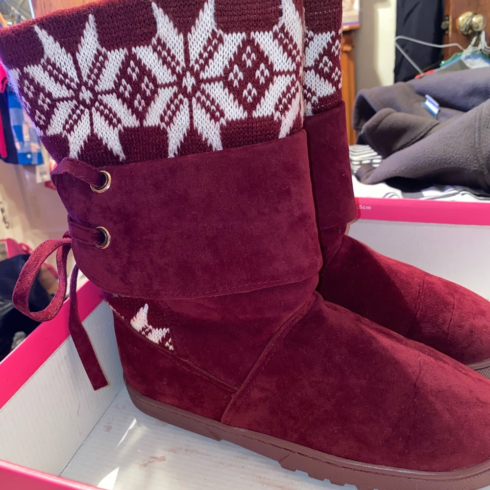 Brand new JUSTFAB boots
